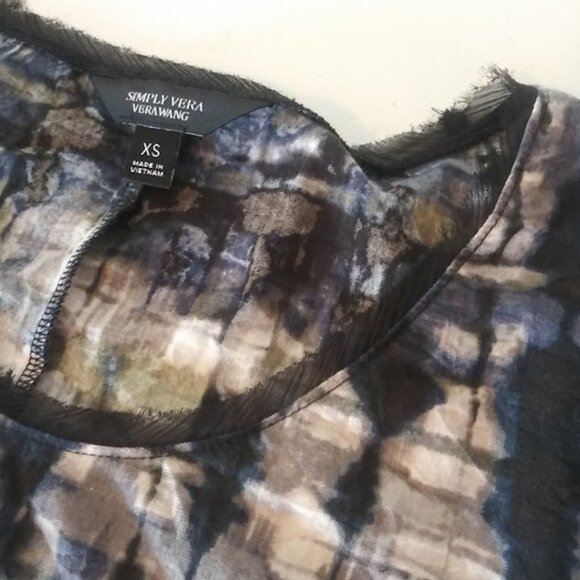 Simply Vera Vera Wang women's size XS black, white, blue , and green blouse - Picture 9 of 15